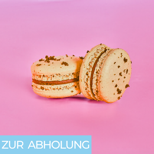 Apple Crumble Macaron